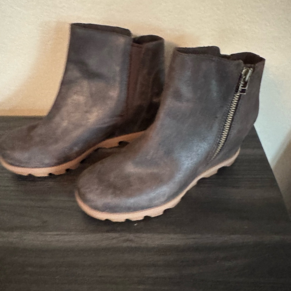 Women’s SOREL Joan of Arctic Wedge Il Leather Boots size 9